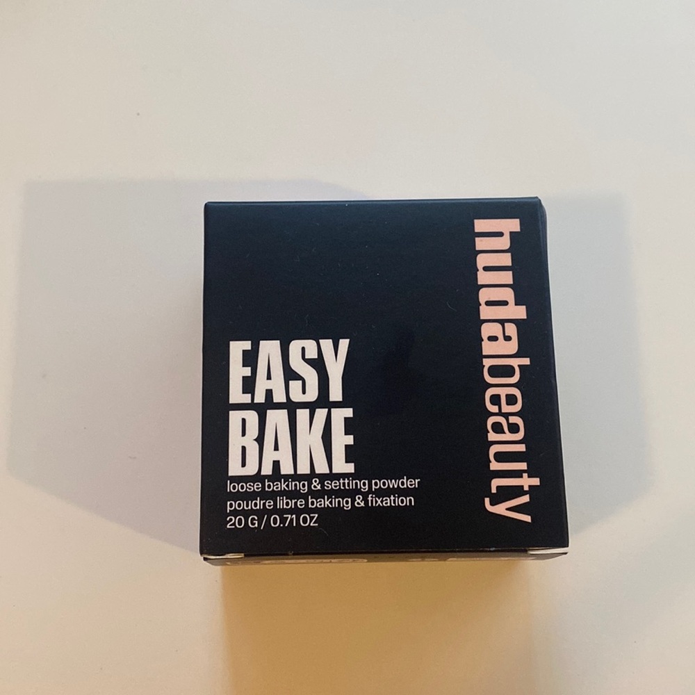 huda beauty easy bake blurring loose baking & setting powder- ube birthday cake